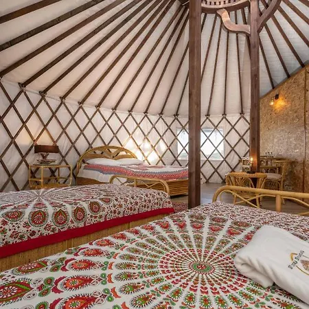 Luxury tent Jurta 7 *